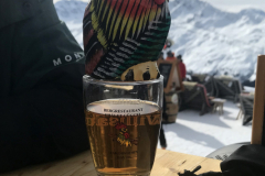 1_Skiweekend_4_KafiLutz_im_RestaurantGueggel